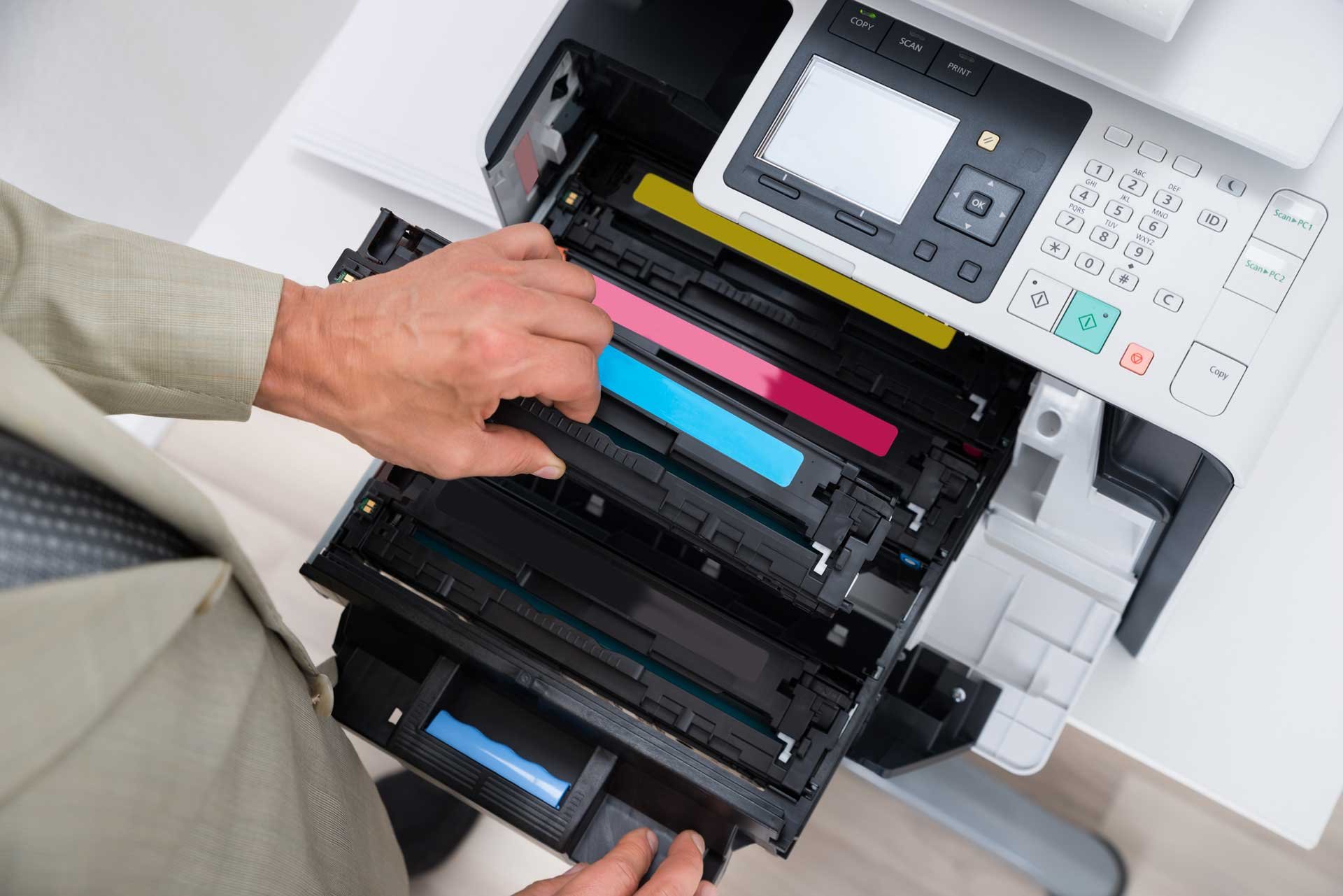 replacing_toner_on_printer